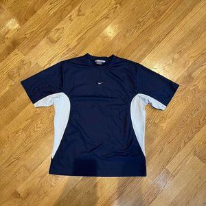 VINTAGE Y2K Nike Center Swoosh T